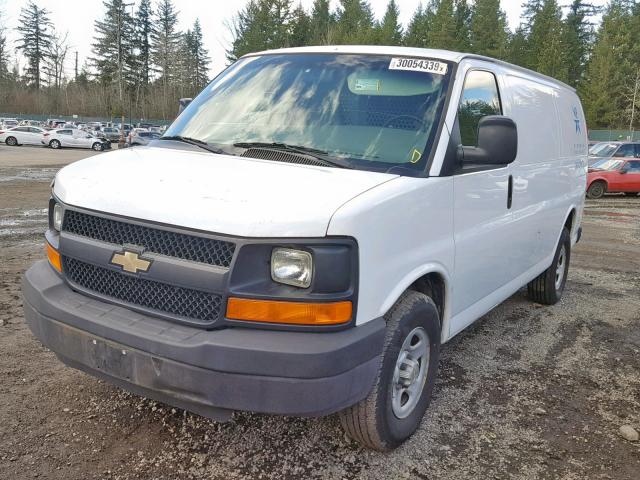 1GCFG15X471121460 - 2007 CHEVROLET EXPRESS G1 WHITE photo 2