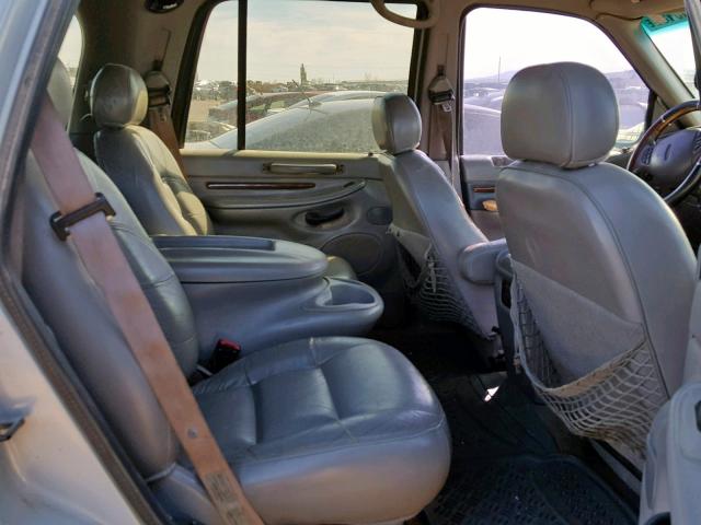5LMPU28L8WLJ50290 - 1998 LINCOLN NAVIGATOR SILVER photo 6