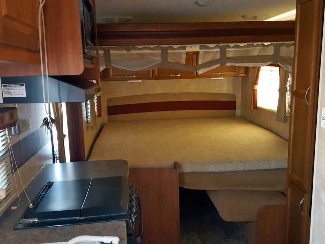 1UJBJ0BK9A1J30262 - 2010 JAYCO JAFEATHER WHITE photo 5