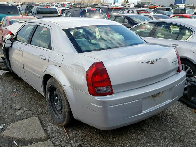 2C3JA43R05H620258 - 2005 CHRYSLER 300 SILVER photo 3