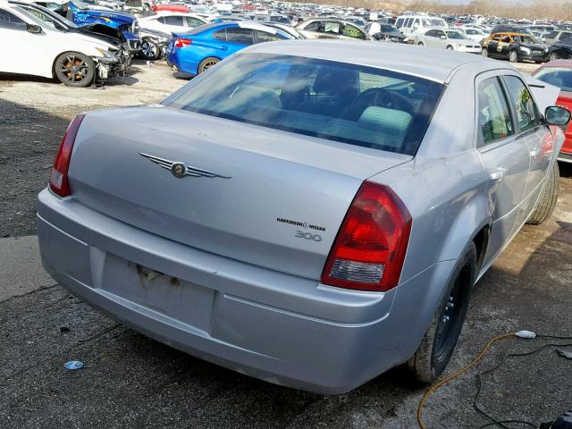 2C3JA43R05H620258 - 2005 CHRYSLER 300 SILVER photo 4