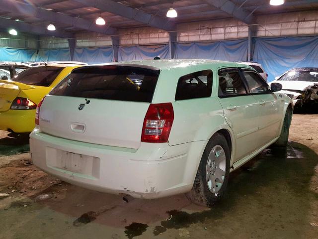 2D4FV47T46H157086 - 2006 DODGE MAGNUM SE CREAM photo 4