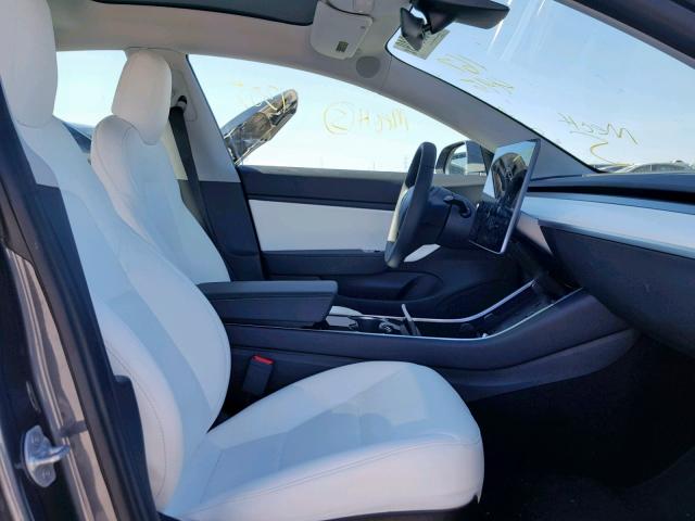 5YJ3E1EA7JF167495 - 2018 TESLA MODEL 3 GRAY photo 5