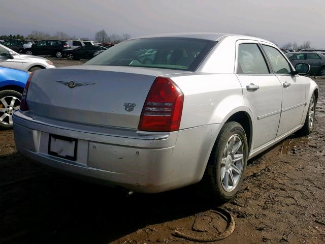 2C3AA63H35H175663 - 2005 CHRYSLER 300C SILVER photo 4