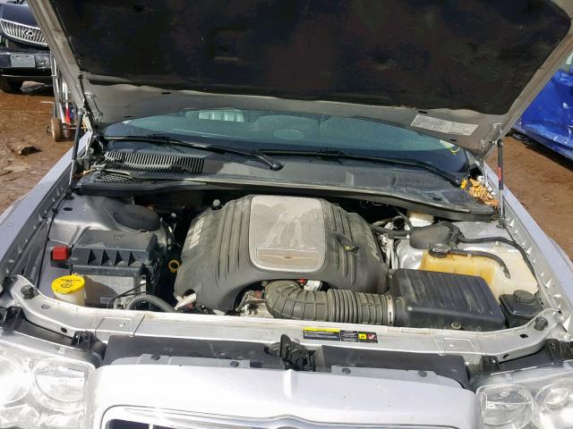 2C3AA63H35H175663 - 2005 CHRYSLER 300C SILVER photo 7