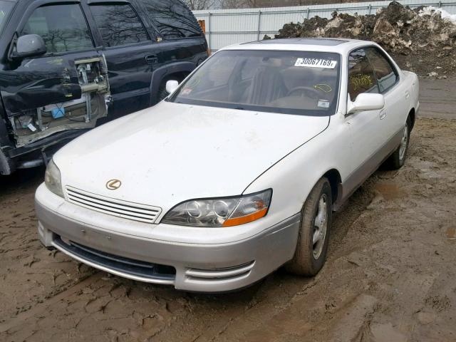 JT8GK13T3S0093912 - 1995 LEXUS ES 300 WHITE photo 2