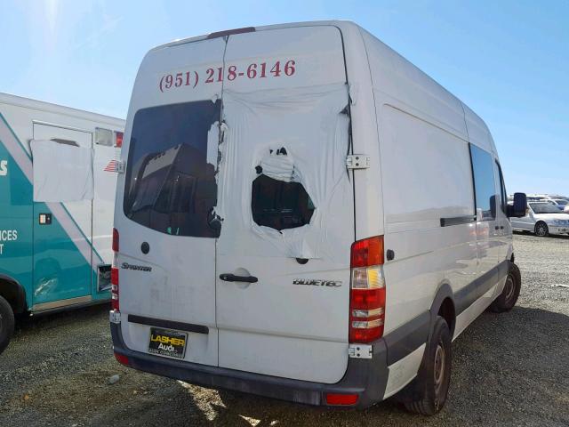 WD4PE8CC7C5661879 - 2012 MERCEDES-BENZ SPRINTER 2 WHITE photo 4