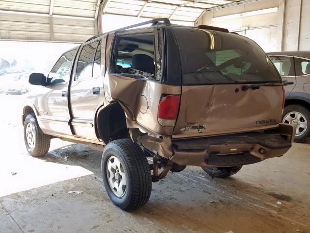 1GNDT13W52K228766 - 2002 CHEVROLET BLAZER BROWN photo 3