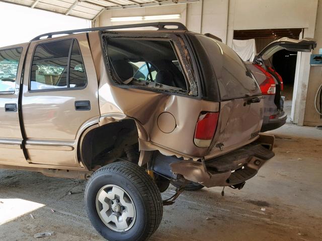 1GNDT13W52K228766 - 2002 CHEVROLET BLAZER BROWN photo 9