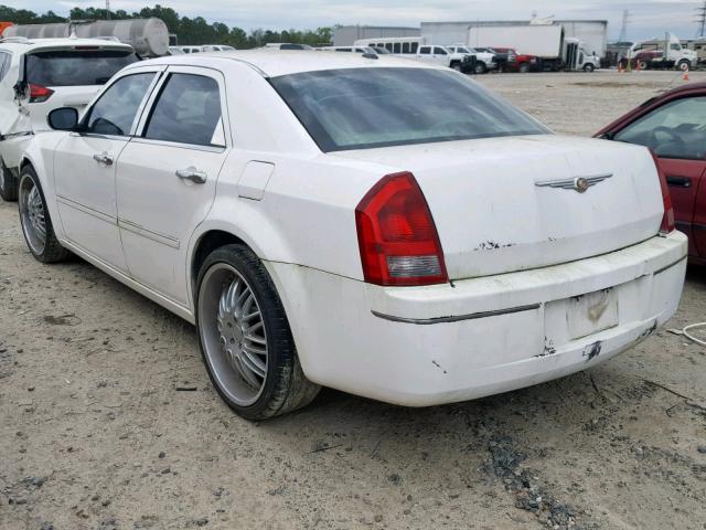 2C3KA53G16H498651 - 2006 CHRYSLER 300 TOURIN WHITE photo 3