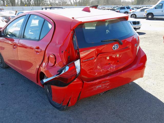 JTDKDTB39F1579398 - 2015 TOYOTA PRIUS C RED photo 9