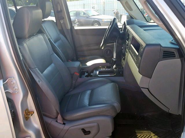 1J8HH48N26C133099 - 2006 JEEP COMMANDER SILVER photo 5