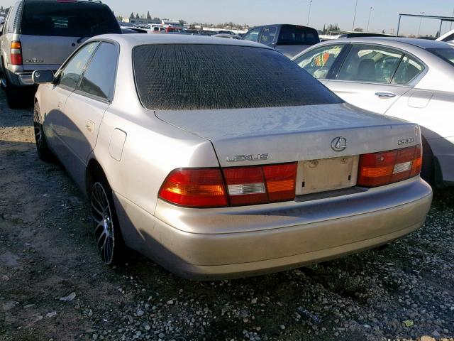 JT8BF28G7W5046875 - 1998 LEXUS ES 300 GOLD photo 3