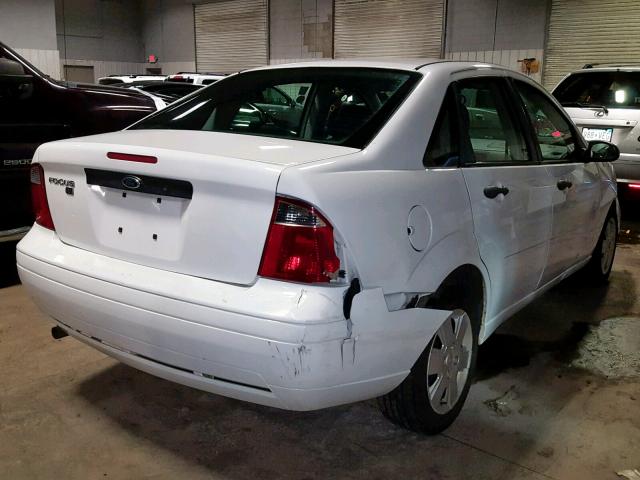 1FAFP34N67W293431 - 2007 FORD FOCUS ZX4 WHITE photo 4