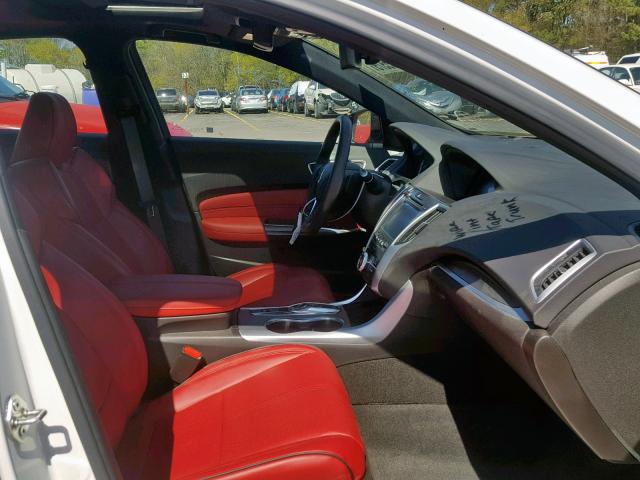 19UUB3F67JA006531 - 2018 ACURA TLX TECH+A WHITE photo 5