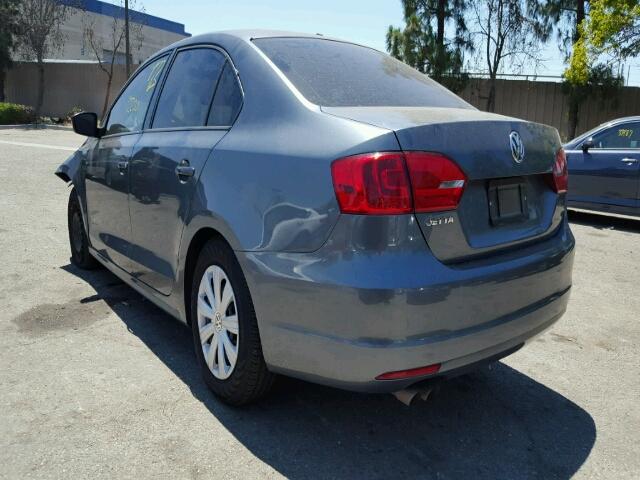 3VW2K7AJ3EM243192 - 2014 VOLKSWAGEN JETTA BASE Մոխրագույն լուսանկար 3