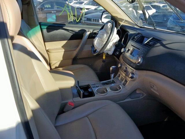 5TDZK3EH7CS081470 - 2012 TOYOTA HIGHLANDER WHITE photo 5