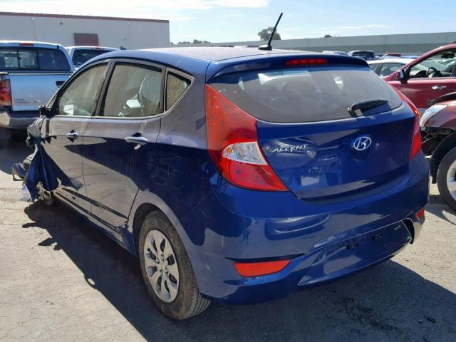 KMHCT5AEXHU342647 - 2017 HYUNDAI ACCENT SE BLUE photo 3