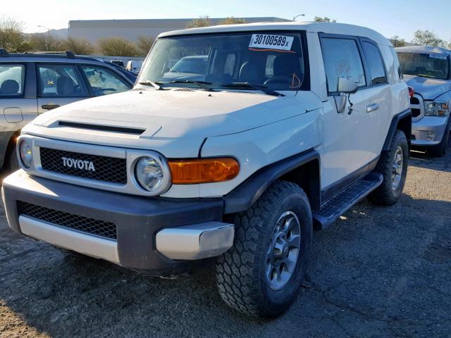 JTEBU4BF6DK160525 - 2013 TOYOTA FJ CRUISER WHITE photo 2