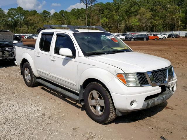 1N6AD07UX6C457243 - 2006 NISSAN FRONTIER C WHITE photo 1