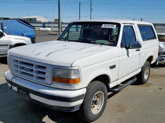 1FMEU15H2TLA06833 - 1996 FORD BRONCO U10 WHITE photo 2