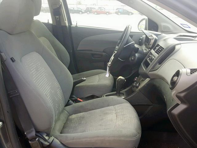 1G1JA5SH8D4210578 - 2013 CHEVROLET SONIC LS 灰色 照片 5