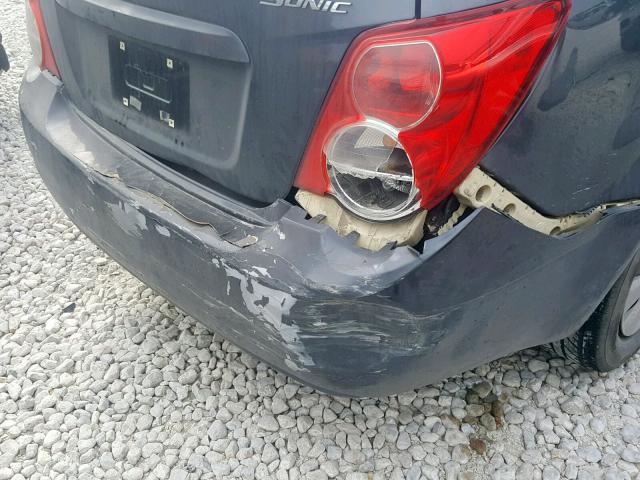 1G1JA5SH8D4210578 - 2013 CHEVROLET SONIC LS 灰色 照片 9