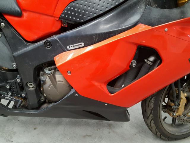 JKBZXJC125A016172 - 2005 KAWASAKI ZX636 C1 RED photo 7