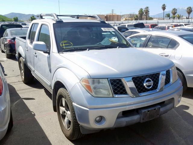 1N6AD07U46C459019 - 2006 NISSAN FRONTIER C SILVER photo 1