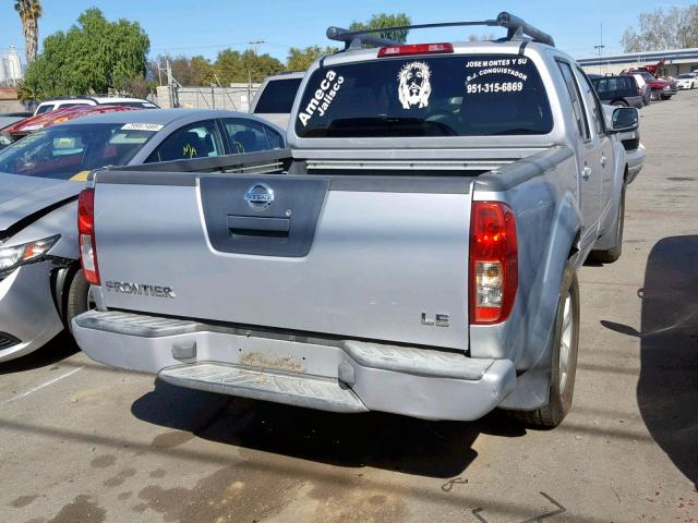 1N6AD07U46C459019 - 2006 NISSAN FRONTIER C SILVER photo 4