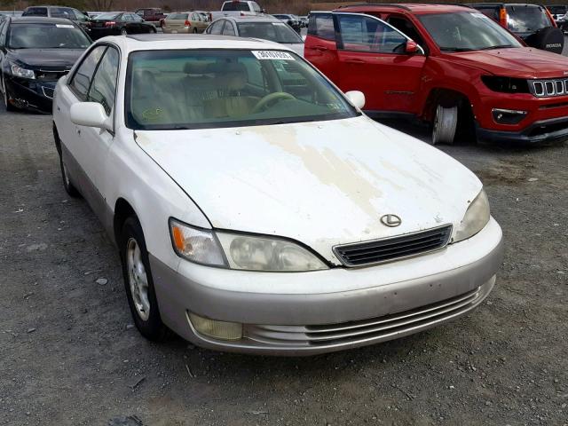 JT8BF22G7V0049022 - 1997 LEXUS ES 300 WHITE photo 1