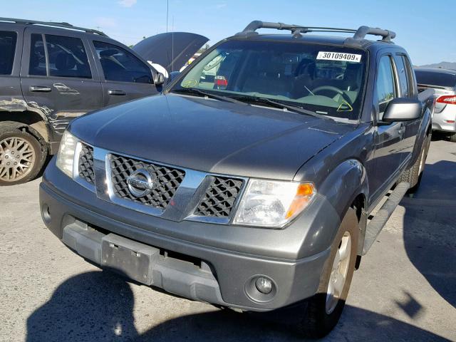 1N6AD09U68C428483 - 2008 NISSAN FRONTIER C GRAY photo 2