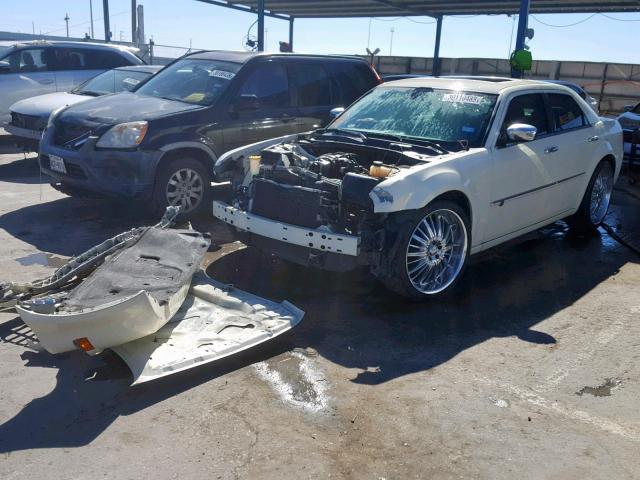 2C3LA63T59H562377 - 2009 CHRYSLER 300C CREAM photo 2