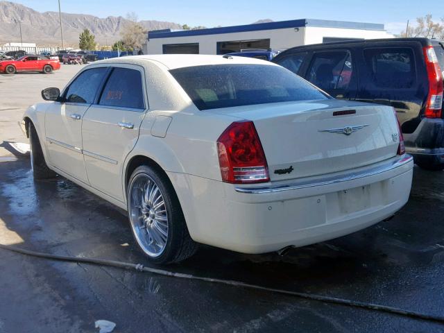 2C3LA63T59H562377 - 2009 CHRYSLER 300C CREAM photo 3