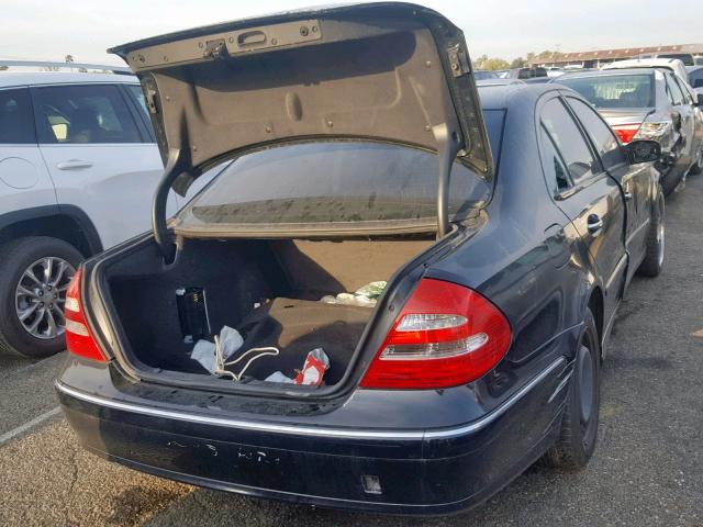 WDBUF65J33A351437 - 2003 MERCEDES-BENZ E 320 BLACK photo 4