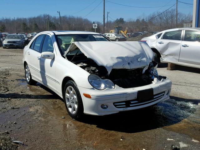 WDBRF87H16F739592 - 2006 MERCEDES-BENZ C 350 4MAT WHITE photo 1