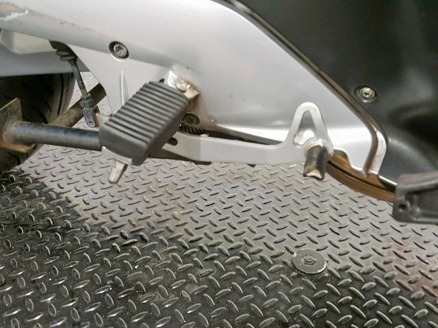 WB1044001AZW18529 - 2010 BMW R1200 RT BLUE photo 17