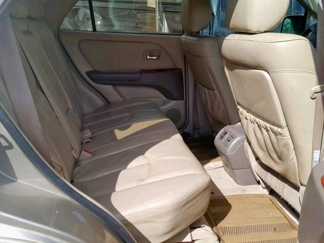 JTJHF10UX20239596 - 2002 LEXUS RX 300 GOLD photo 6