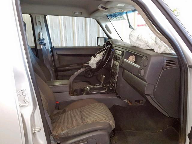 1J8HH48K38C207591 - 2008 JEEP COMMANDER GRAY photo 5