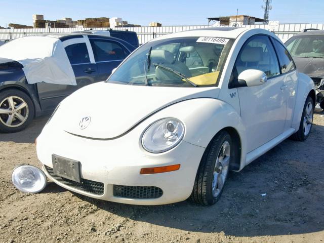 3VWFG31C08M522696 - 2008 VOLKSWAGEN NEW BEETLE თეთრი ფოტო 2