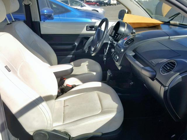 3VWFG31C08M522696 - 2008 VOLKSWAGEN NEW BEETLE თეთრი ფოტო 5