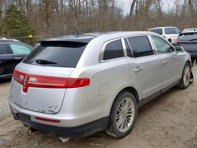 2LMHJ5AT8DBL58554 - 2013 LINCOLN MKT SILVER photo 4
