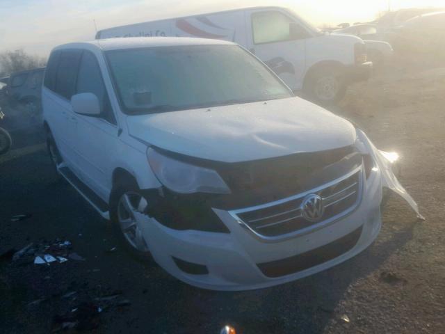 2V4RW3D13AR167184 - 2010 VOLKSWAGEN ROUTAN SE WHITE photo 1