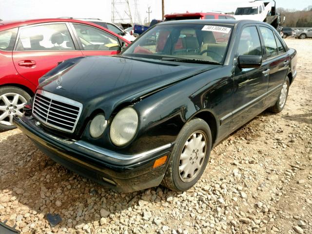 WDBJF55F0VA425490 - 1997 MERCEDES-BENZ E 320 BLACK photo 2