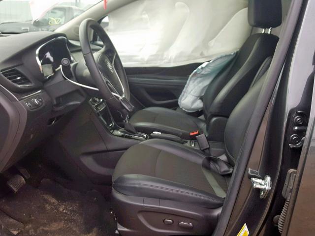 KL4CJBSB1JB529512 - 2018 BUICK ENCORE PRE GRAY photo 5