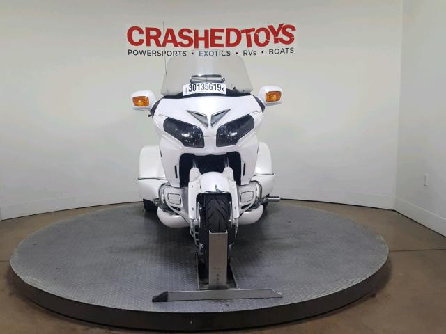 JH2SC68G5DK100553 - 2013 HONDA GL1800 G WHITE photo 3