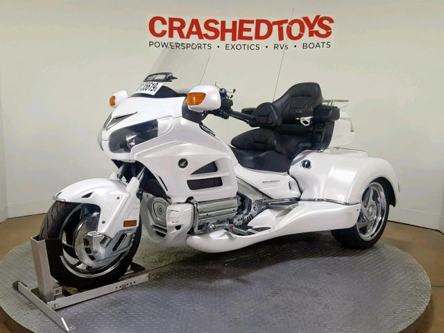 JH2SC68G5DK100553 - 2013 HONDA GL1800 G WHITE photo 4