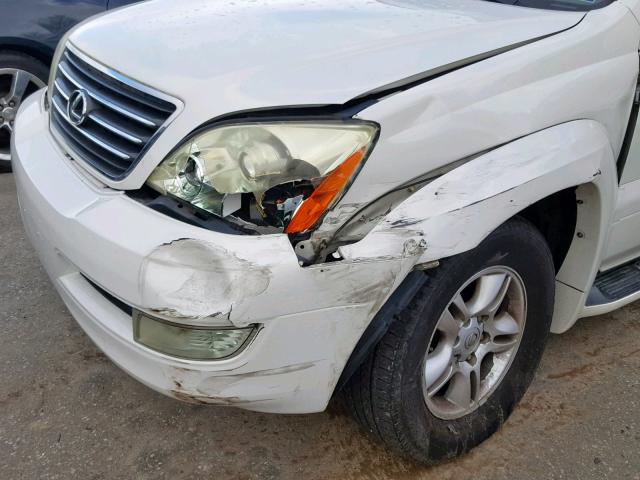 JTJBT20X940043876 - 2004 LEXUS GX 470 WHITE photo 9