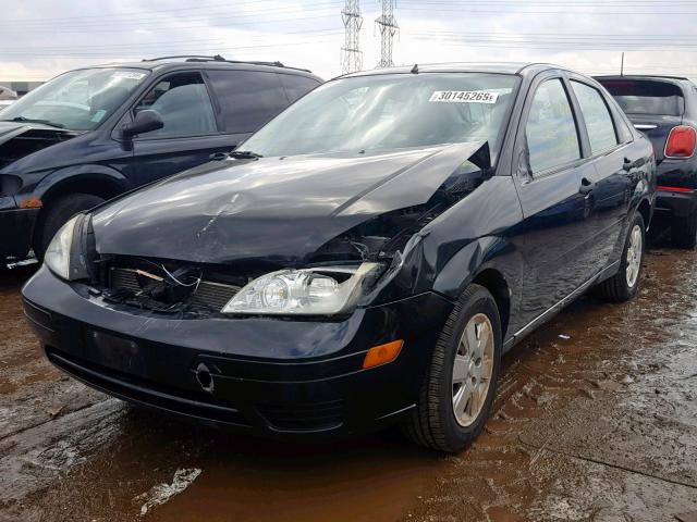 1FAHP34N07W332054 - 2007 FORD FOCUS ZX4 BLACK photo 2