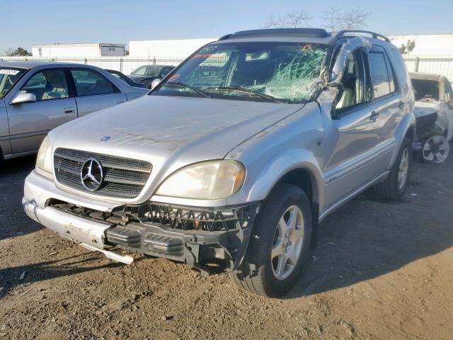 4JGAB54E51A264663 - 2001 MERCEDES-BENZ ML 320 GRAY photo 2